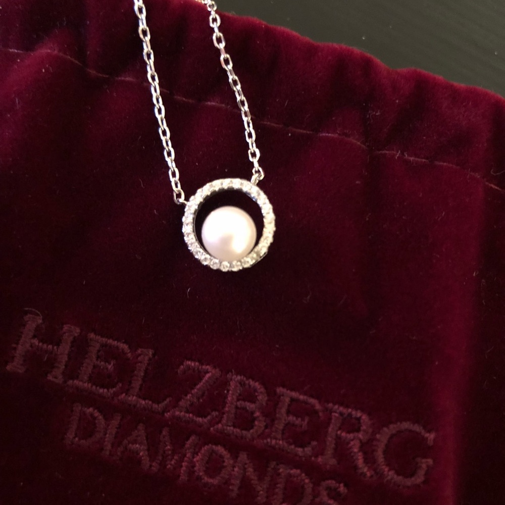 Helzberg Diamond necklace